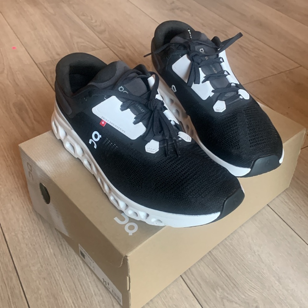 Cloud Runner Shoes- Cloudstratus 3 NWT